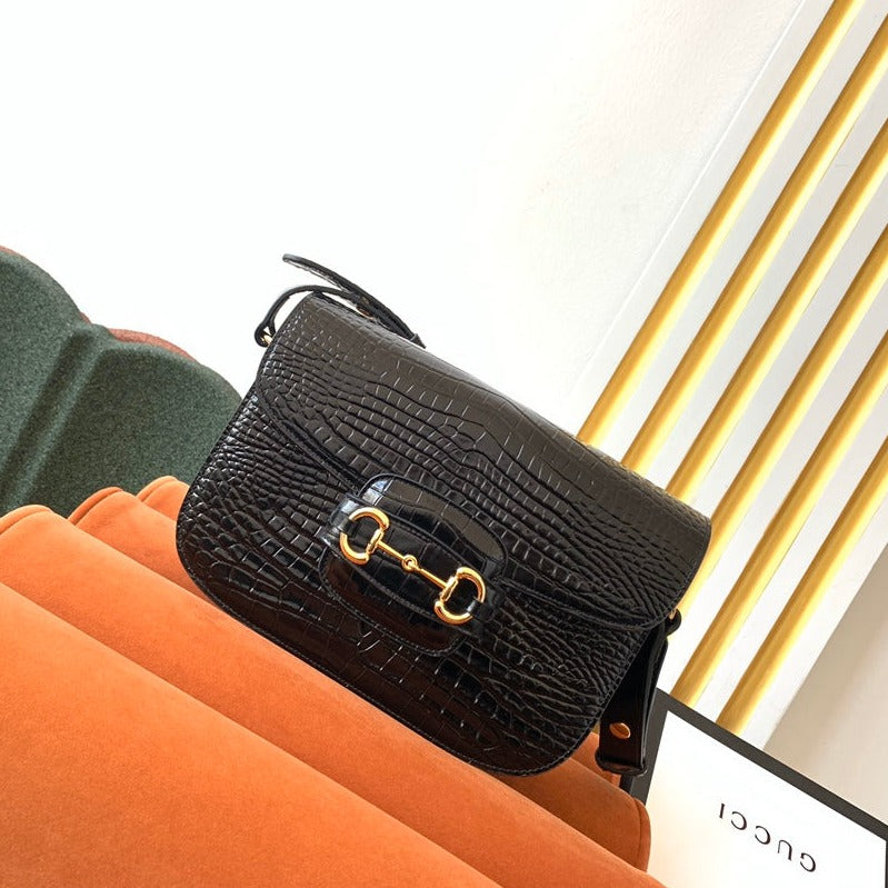 Bolso GG 1955 Horsebit de 25 cm con piel de cocodrilo negra y herrajes dorados