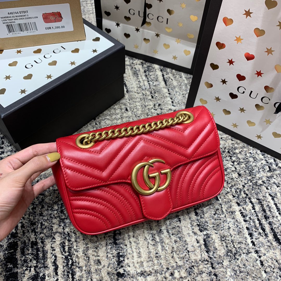 GG Marmont 22 cm Piel de becerro roja Herrajes dorados