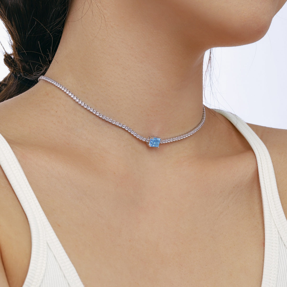 [HOT]2.0 carat Ornate Emerald Cut Necklace