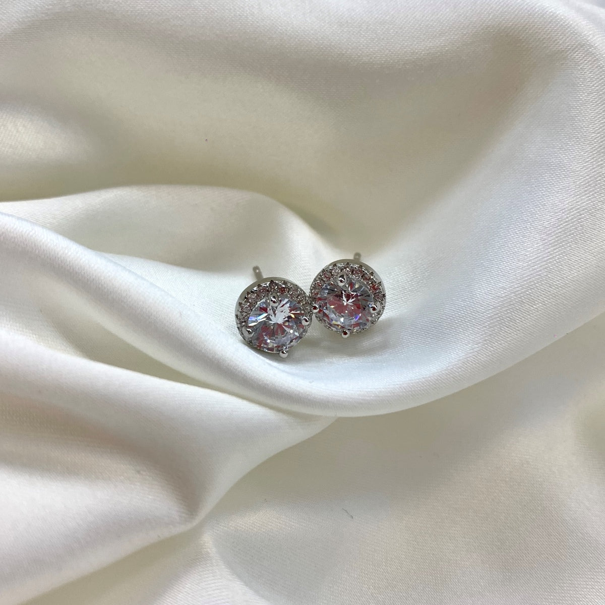 [HOT]Classic Princess Round Shape Earrings