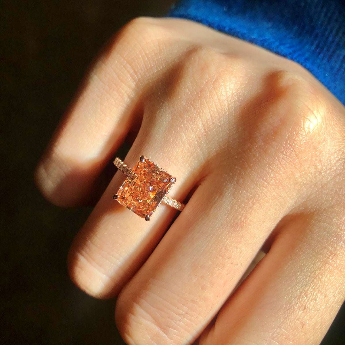 [HOT]4.0 Carat Luxurious Engagement Ring