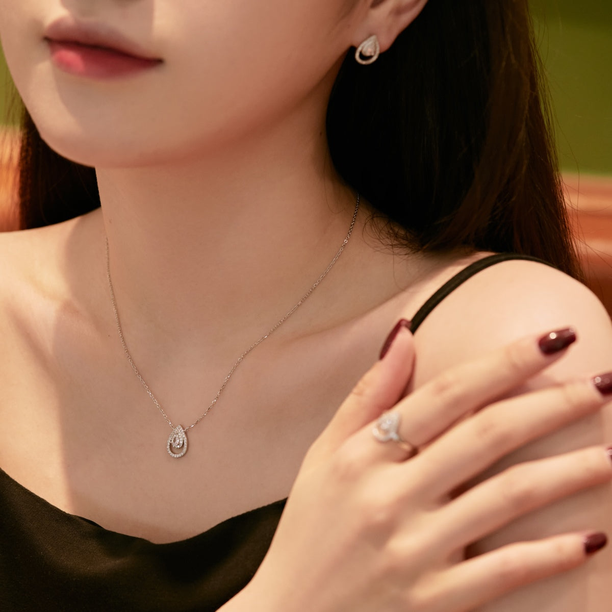 [HOT]Sparkling Delicate Water Drop Shape Daily Earrings