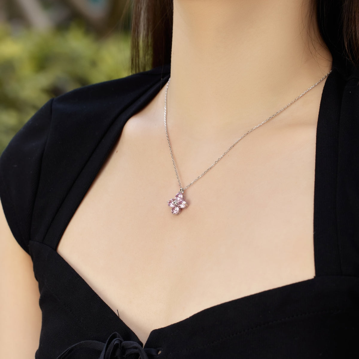 [HOT] Collier trèfle à quatre feuilles et étoile à huit branches