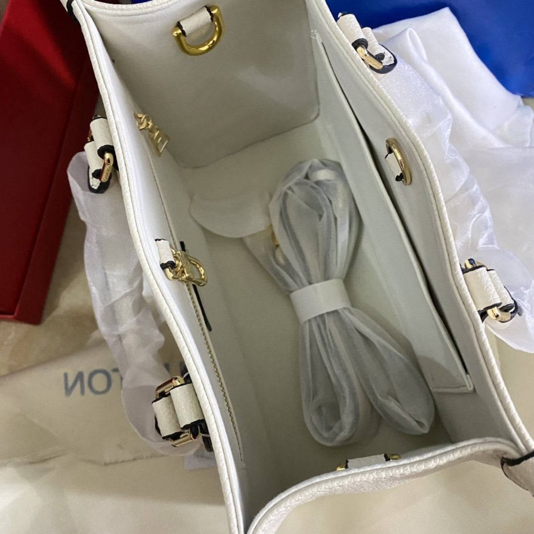 ONTHEGO PM 25 CREMA DE CUERO DE VACA GRANULADO EN RELIEVE 