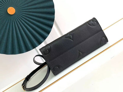 ONTHEGO PM 25 LONA GIGANTE CON MONOGRAMA IMPRESO NEGRO