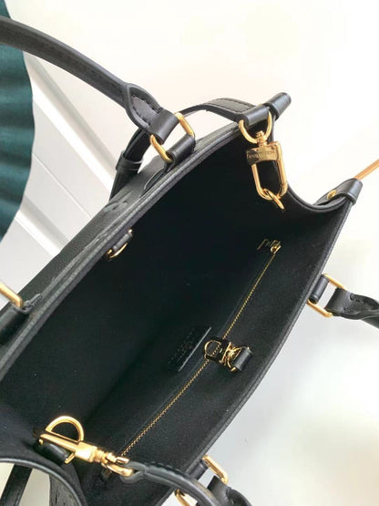 ONTHEGO PM 25 LONA GIGANTE CON MONOGRAMA IMPRESO NEGRO