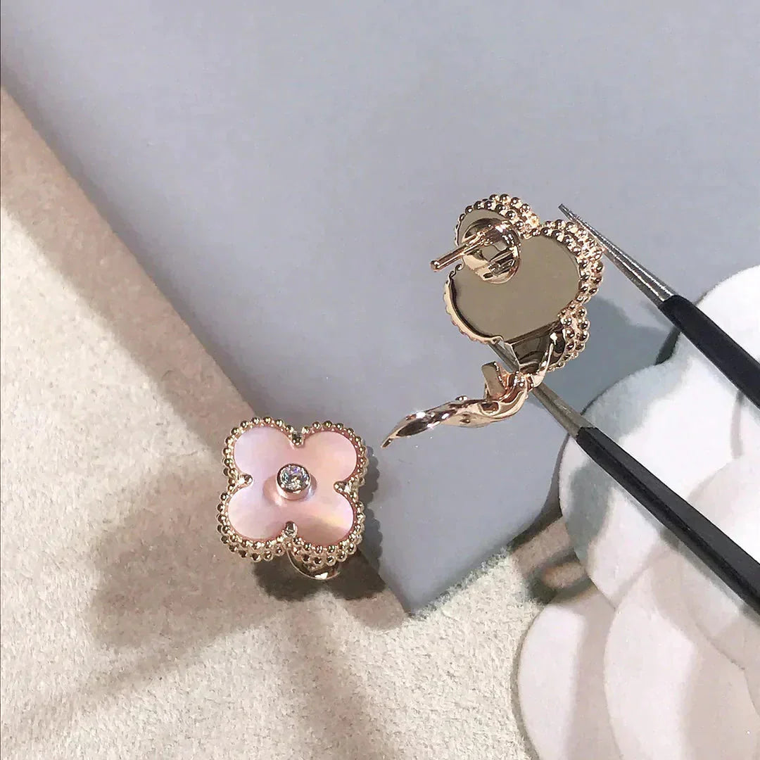 DIANA CLOVER MEDIUM 1 MOTIFS  PINK MOP DIAMOND EARRINGS