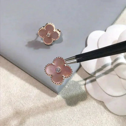 DIANA CLOVER MEDIUM 1 MOTIFS  PINK MOP DIAMOND EARRINGS