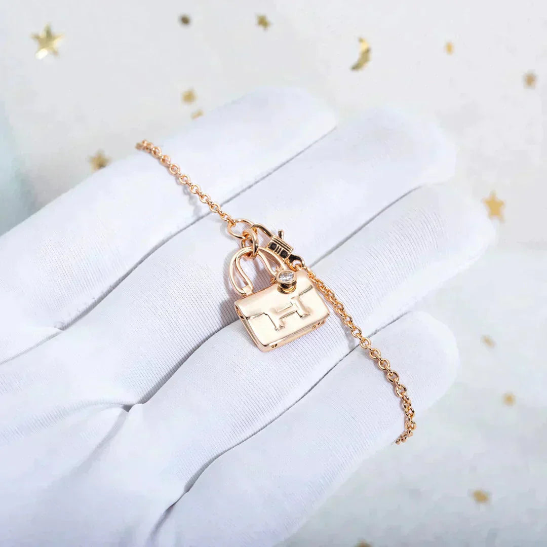 DIANA AMULETTE PEDANT ROSE GOLD NECKLACE