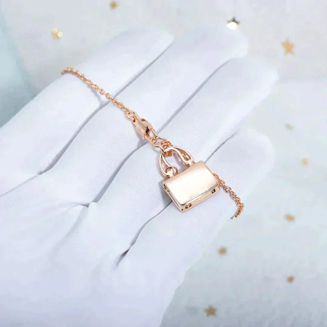 DIANA AMULETTE PEDANT ROSE GOLD NECKLACE