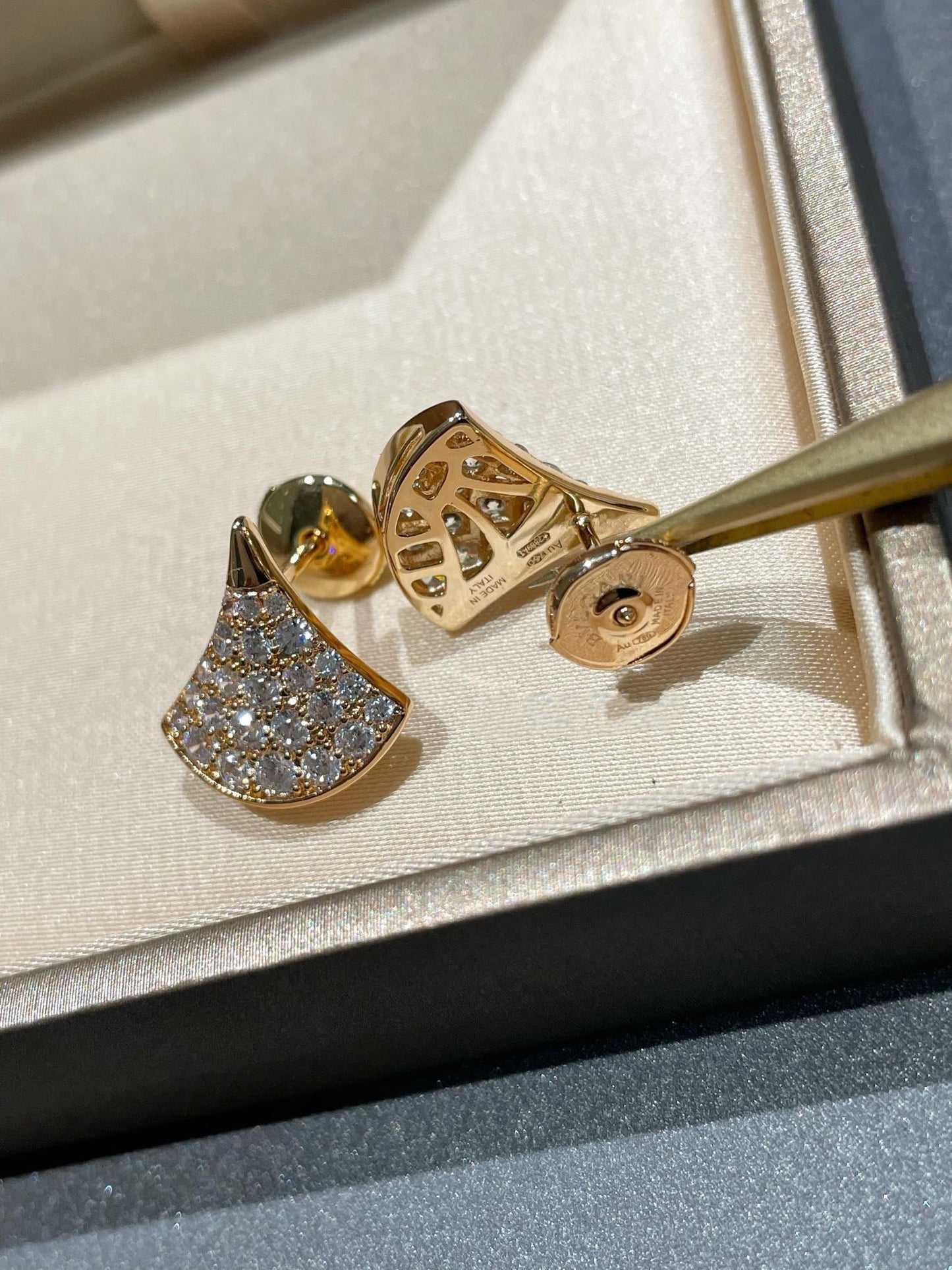 DIANA DREAM STUD EARRINGS DIAMOND