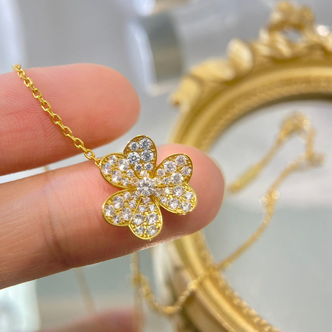DIANA FLOWER DIAMOND NECKLACE