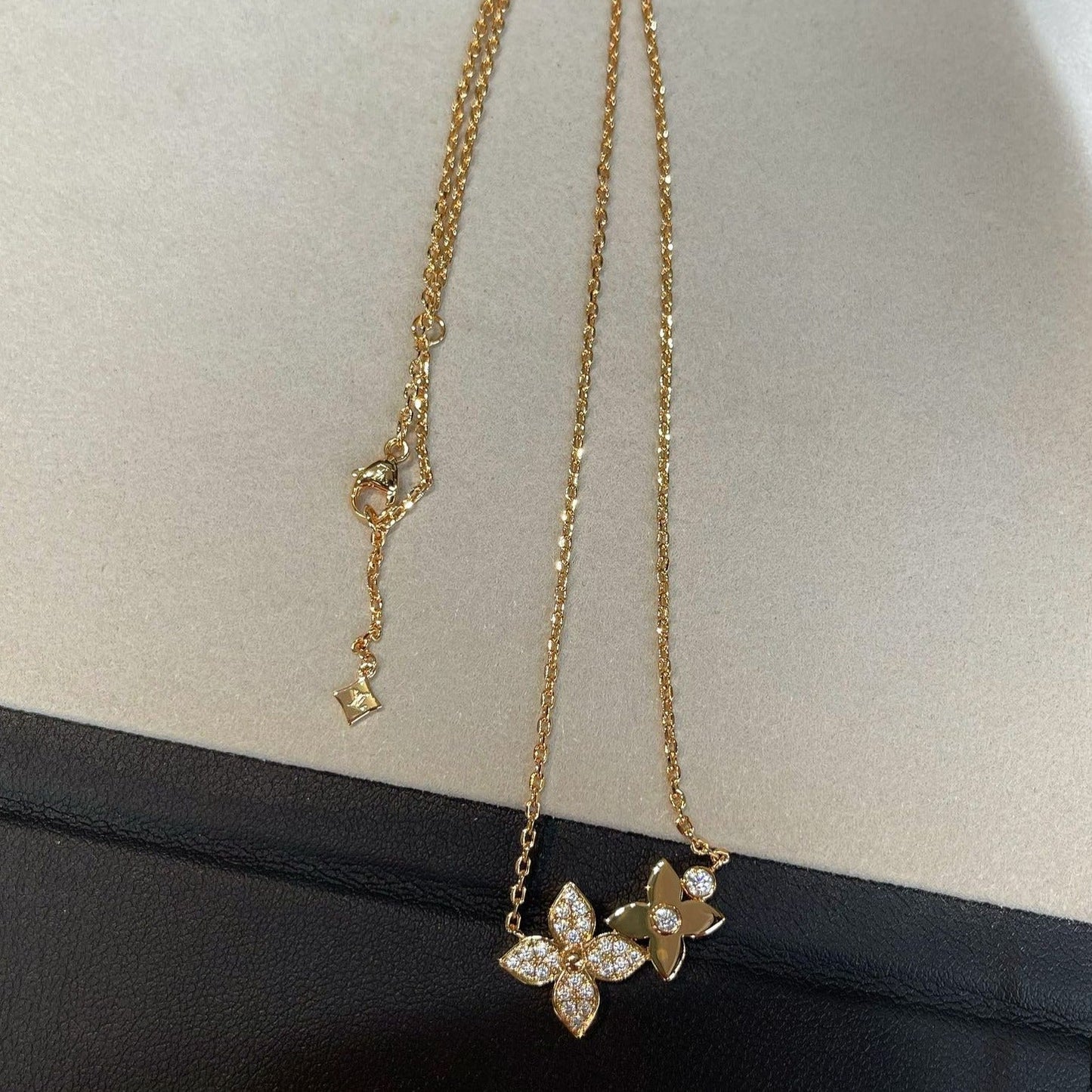 DIANA STAR BLOSSOM NECKLACE PINK GOLD DIAMONDS