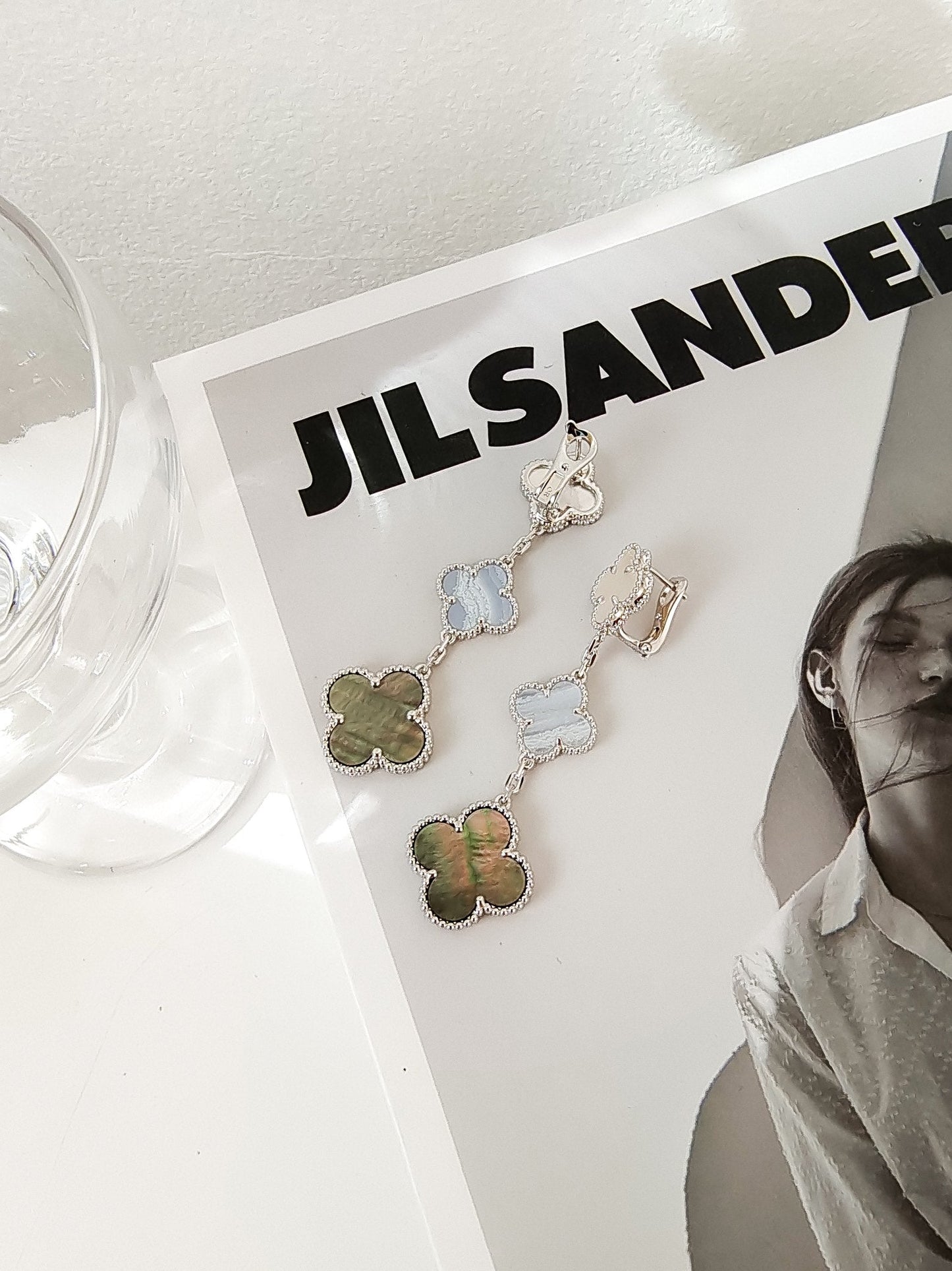 DIANA CLOVER 3 MOTIFS CHALCEDONY DARK MOP SILVER EARRINGS