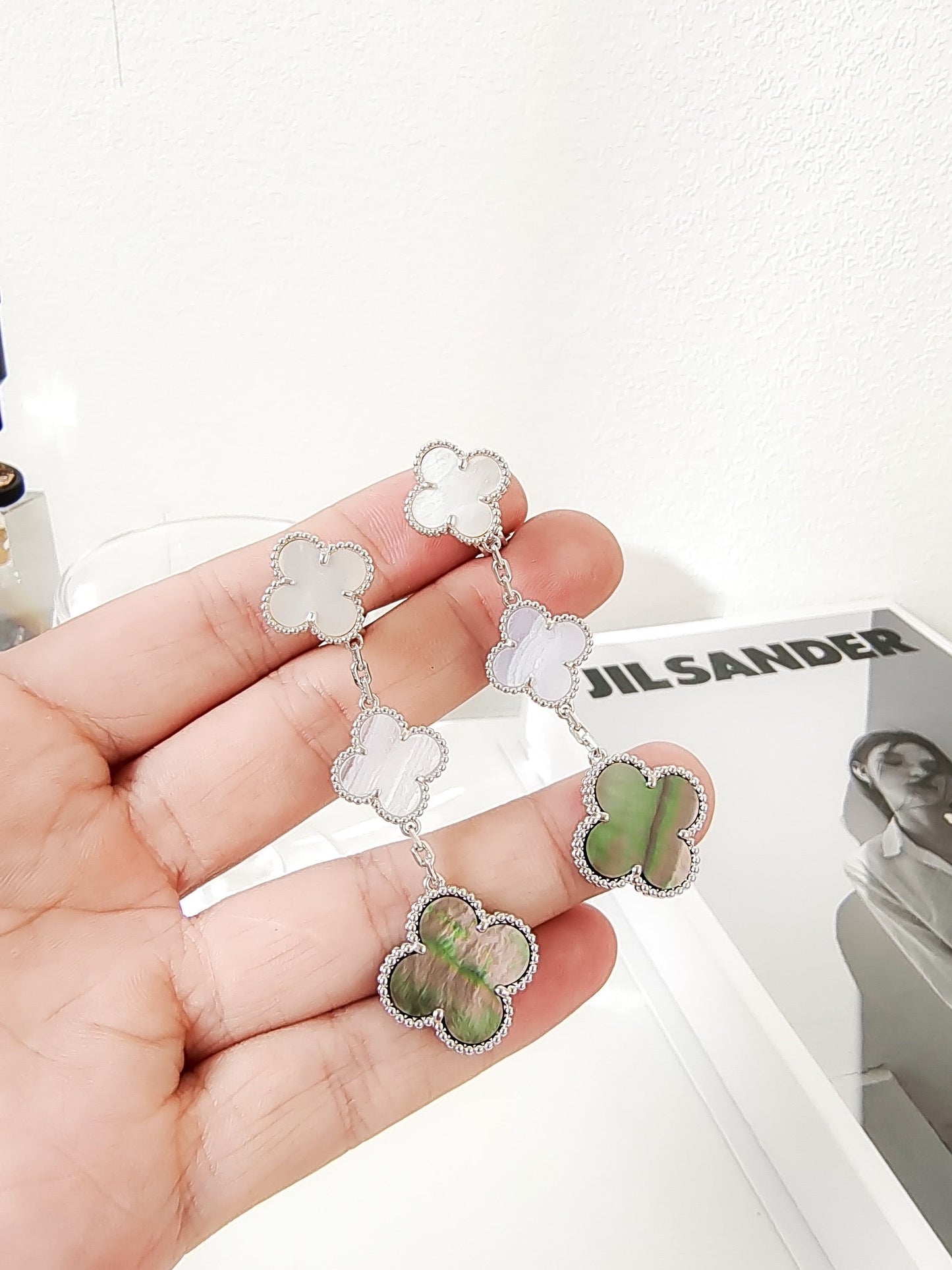DIANA CLOVER 3 MOTIFS CHALCEDONY DARK MOP SILVER EARRINGS