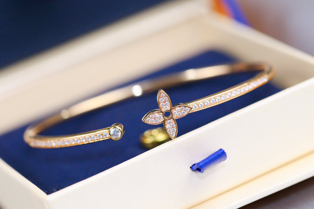DIANA IDYLLE PINK GOLD OPEN BRACELET DIAMOND PAVED