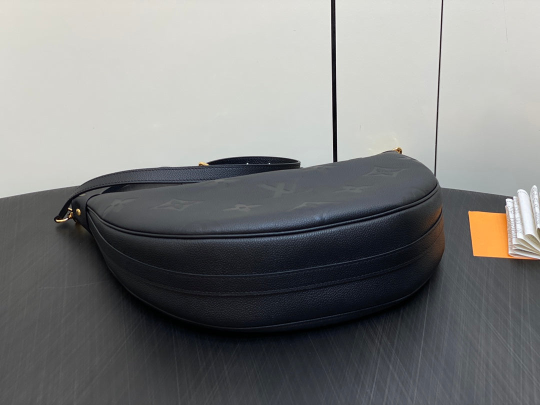 LOOP HOBO 38 NEGRO MONOGRAMA IMPRESO CUERO HARDWARE DORADO