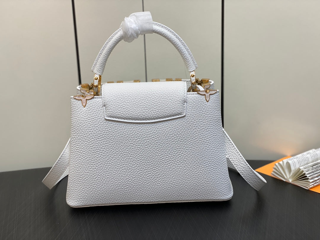 CAPUCINES BB 27 BLANCO TAURILLON HARDWARE DORADO