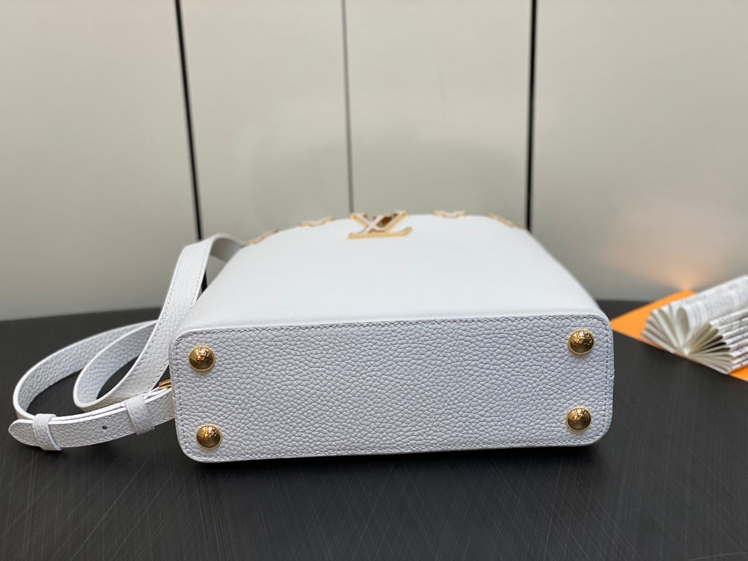 CAPUCINES BB 27 BLANCO TAURILLON HARDWARE DORADO