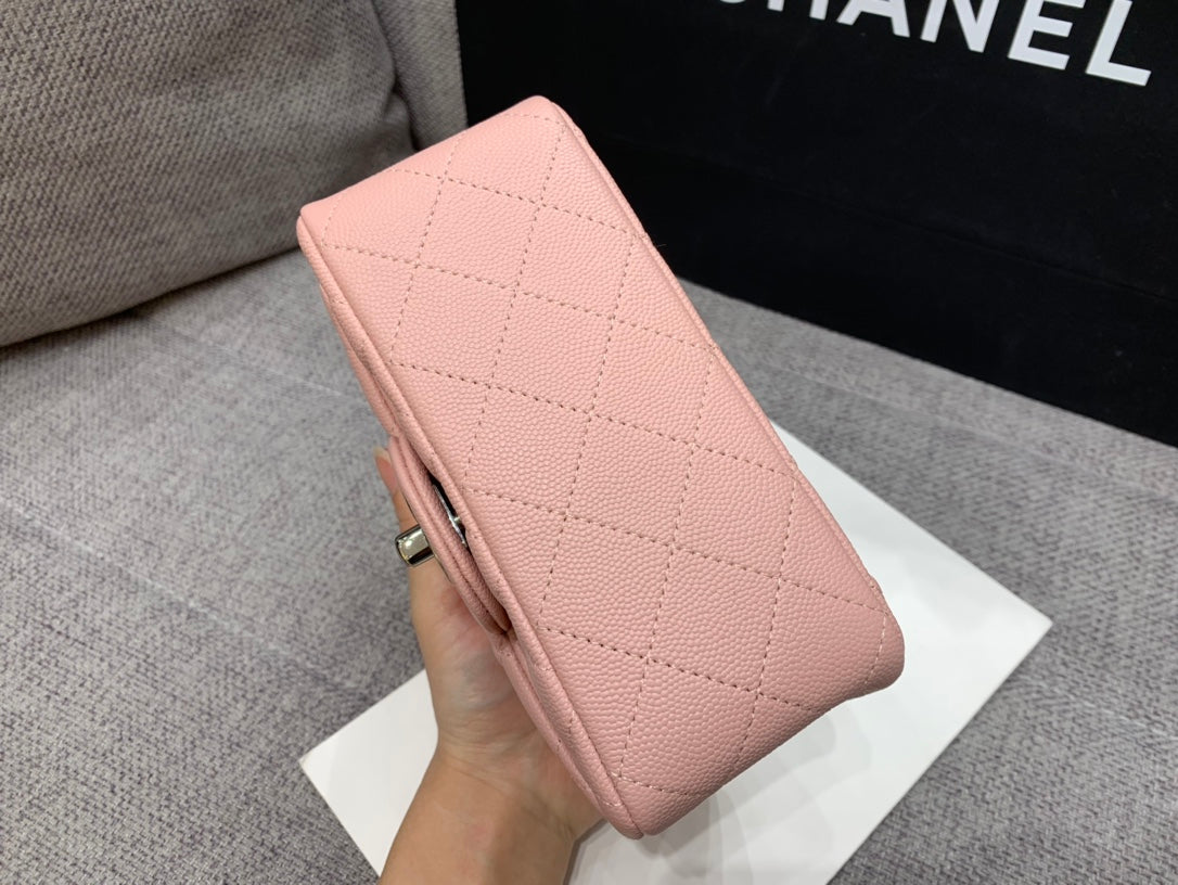 MINI BOLSO CUADRADO CON SOLAPA 17 CM COLOR CAVIAR ROSA HERRAMIENTAS PLATEADAS