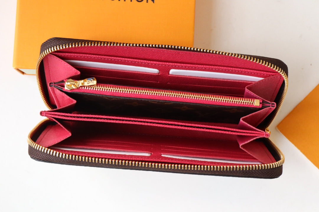 CARTERA VIVIENNE ZIPPY 9.5 LONA CON MONOGRAMA