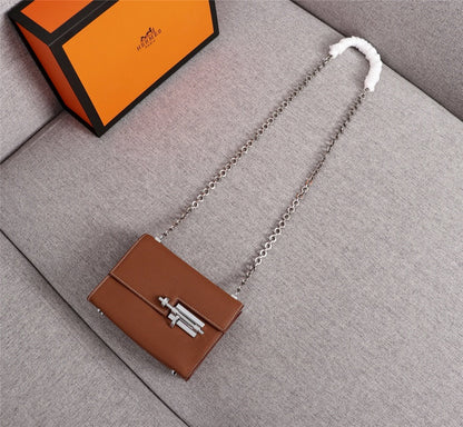 BOLSO MINI HM VERROU 17 PIEL DE BECERRO ROJA