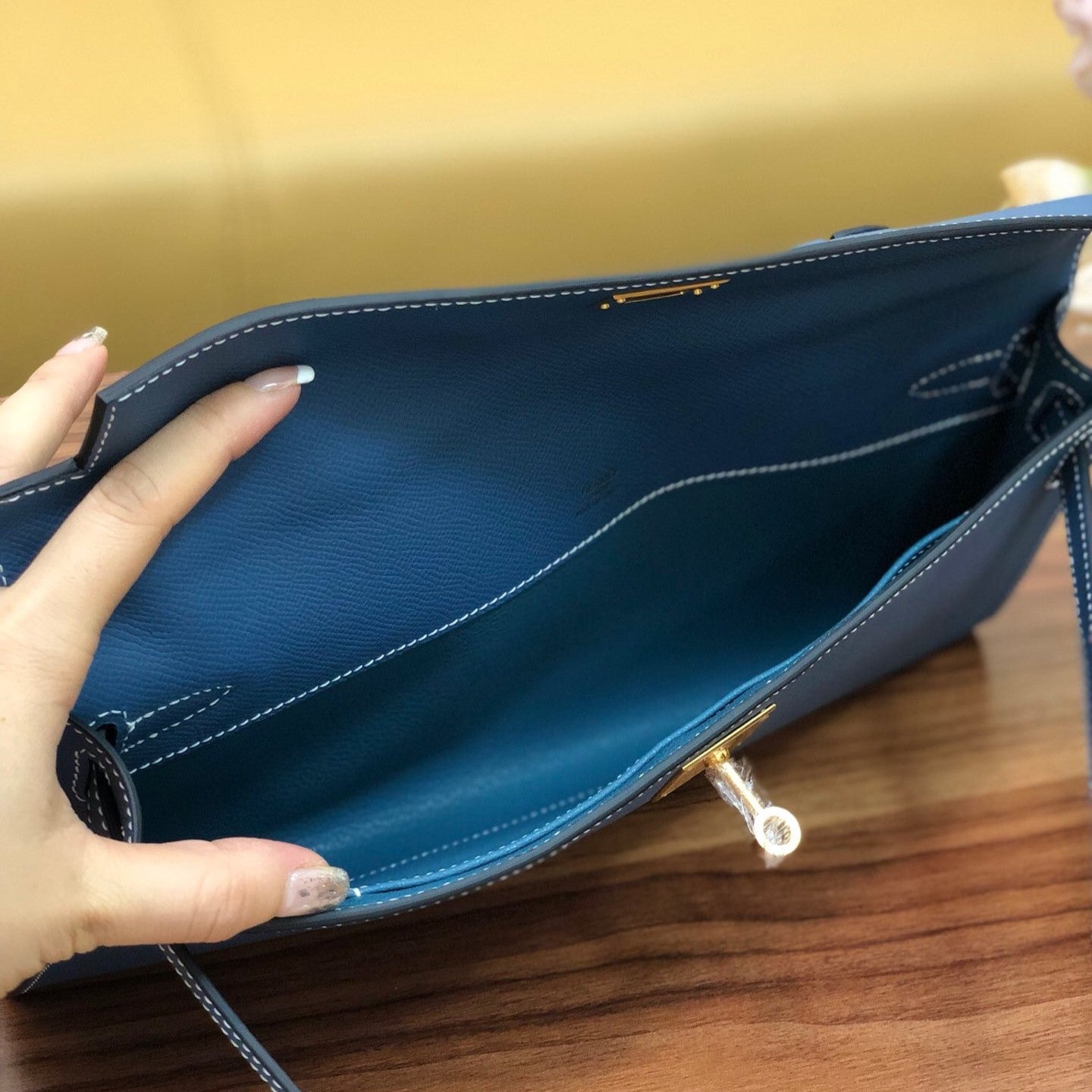 HM Kelly Cut 31cm Cuero Swift Azul Ghw