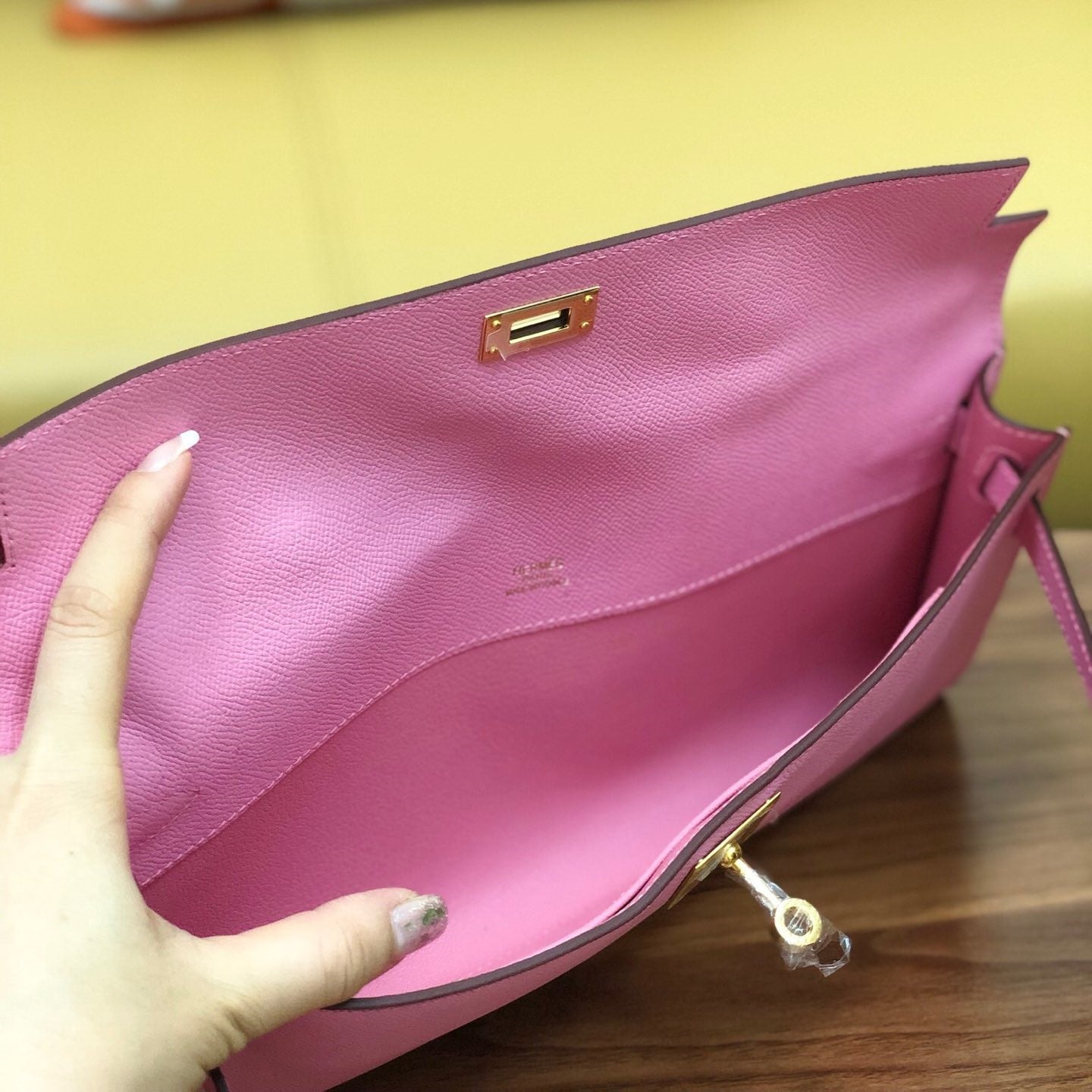 HM Kelly Cut 31cm Rosa Claro Swift Cuero Ghw