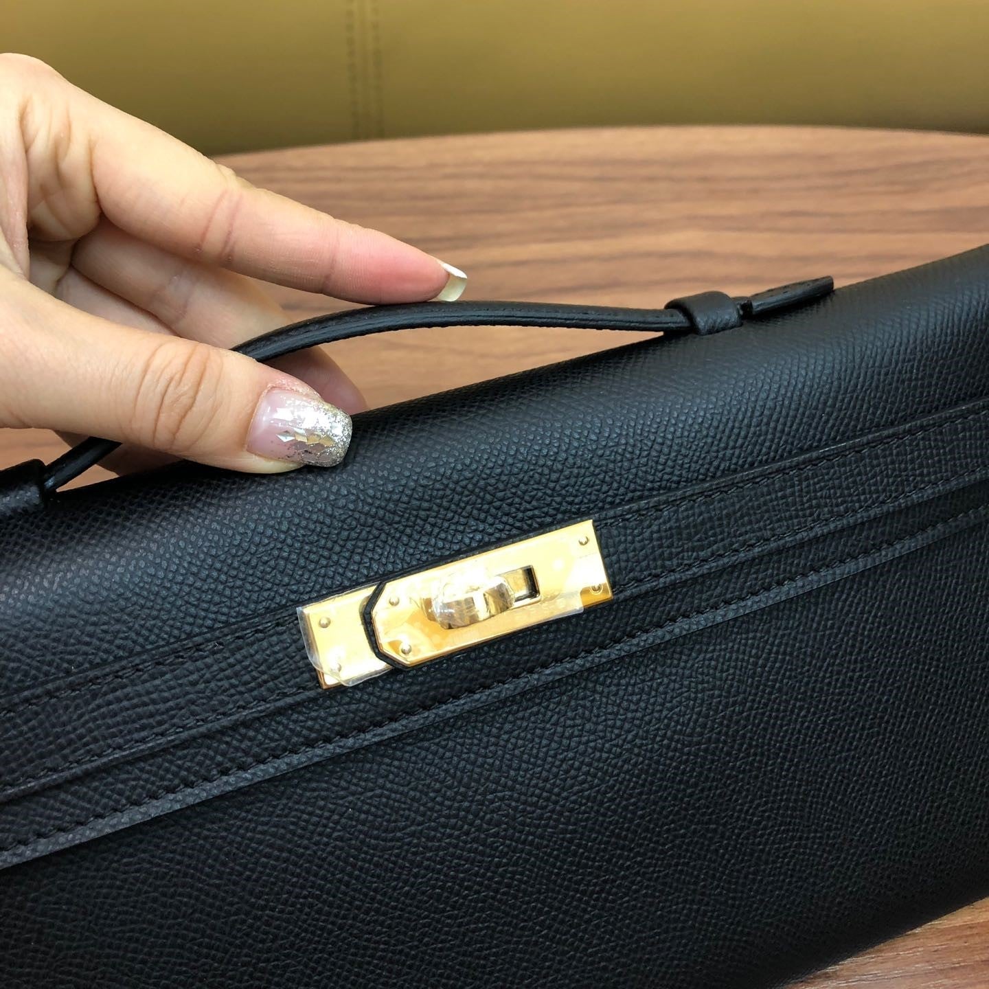 HM Kelly Cut 31cm Cuero Swift Negro Ghw