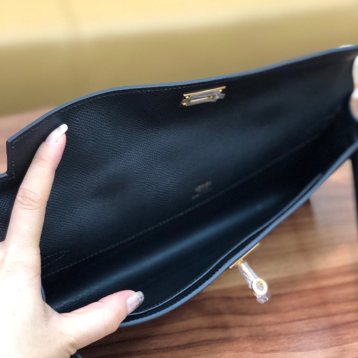 HM Kelly Cut 31cm Cuero Swift Negro Ghw
