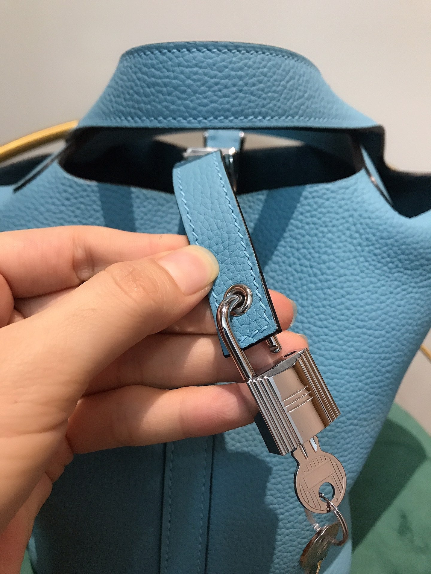 Cerradura picotin 18 cielo azul togo shw