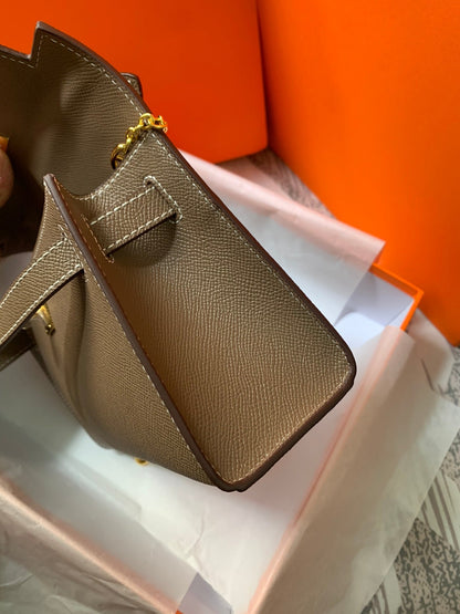 HM KELLY MINI POCHETTE 22 EPSOM MARRÓN CENIZA