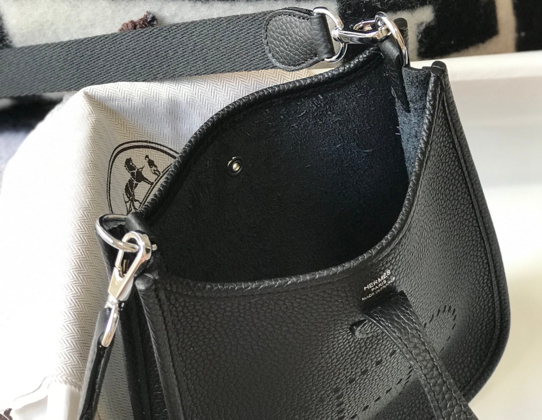 Mini Evelyne 18 cm Togo negro Herrajes plateados