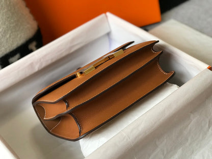 Constance 24 Gold, cuero Epsom, herrajes dorados
