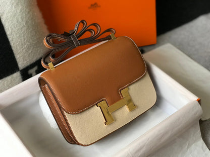 Constance 24 Gold, cuero Epsom, herrajes dorados