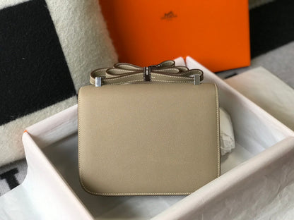CONSTANCE 18 EPSOM MARRÓN CLARO HERRAJES PLATEADOS