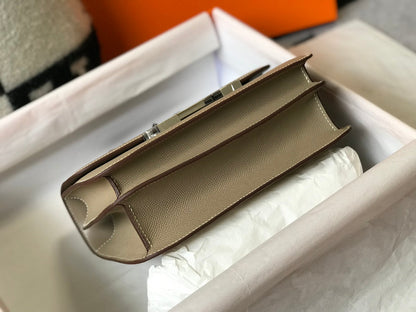 CONSTANCE 18 EPSOM MARRÓN CLARO HERRAJES PLATEADOS