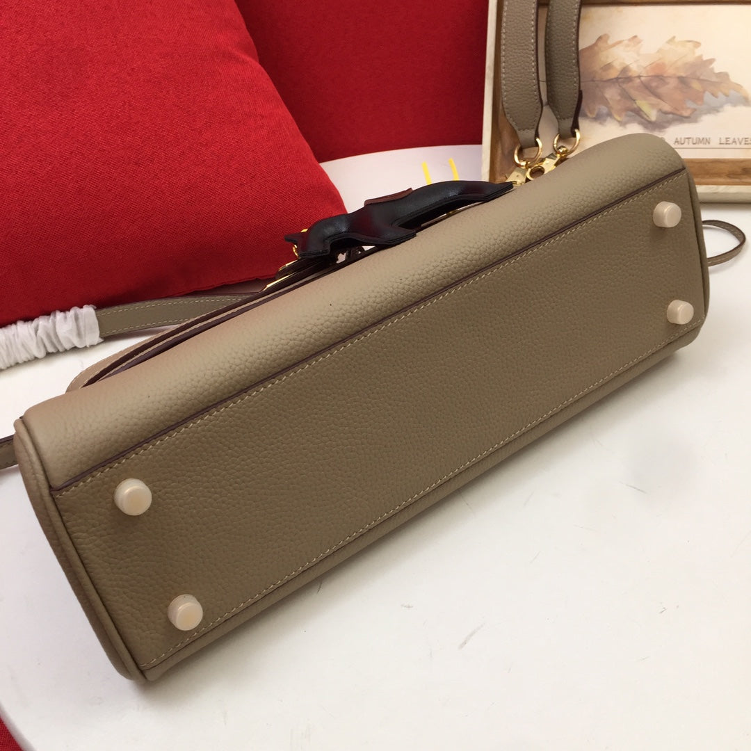 BOLSO DE HOMBRO HM 35 ARENA TOGO HARDWARE DORADO
