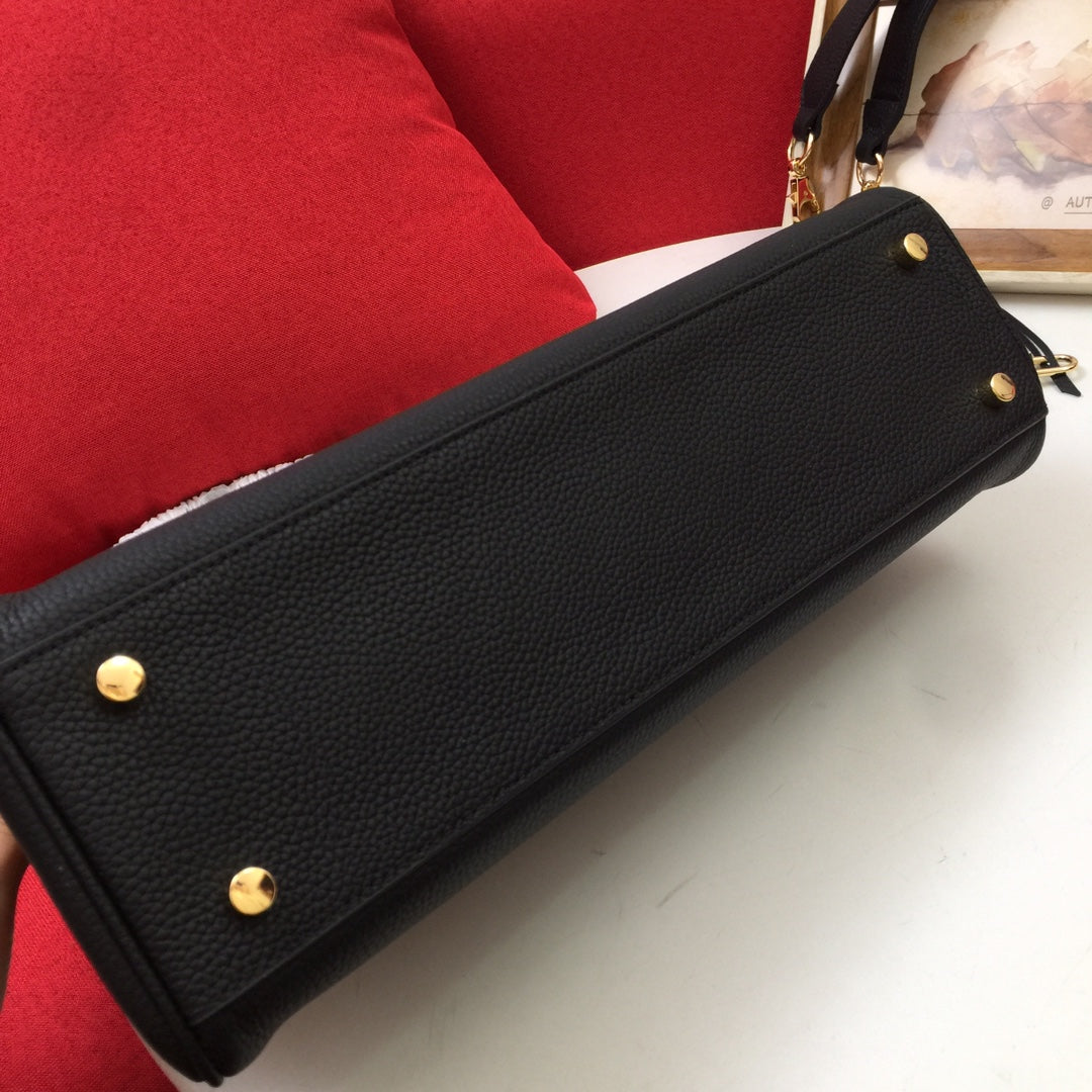 BOLSO DE HOMBRO HM 35 NEGRO TOGO HARDWARE DORADO