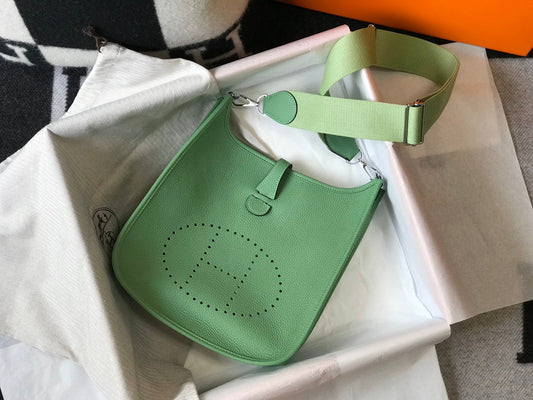 Evelyne 29cm Verde Togo Shw
