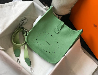 Evelyne 29cm Verde Togo Shw