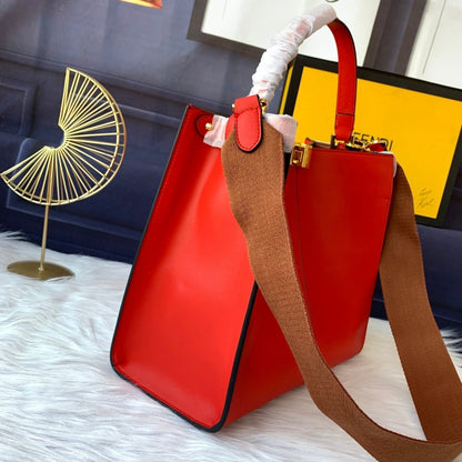 Bolso Peekaboo X-lite mediano de 30 cm, piel de cordero roja, herrajes dorados