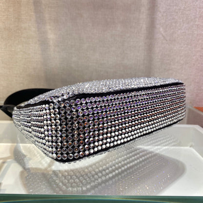 BOLSO HOBO BRILLANTE 23 EN NYLON NEGRO CON CRISTALES ADICIONALES