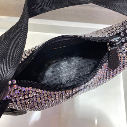 BOLSO HOBO BRILLANTE 23 EN NYLON NEGRO CON CRISTALES ADICIONALES