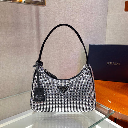 BOLSO HOBO BRILLANTE 23 EN NYLON NEGRO CON CRISTALES ADICIONALES