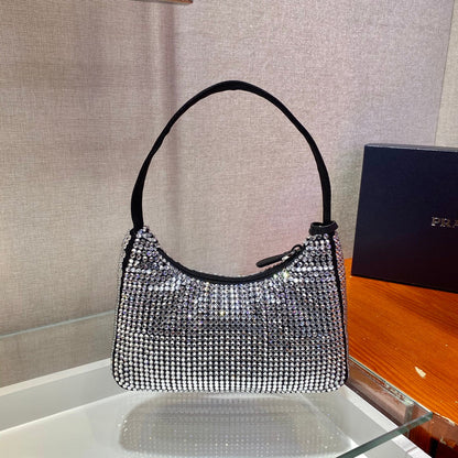 BOLSO HOBO BRILLANTE 23 EN NYLON NEGRO CON CRISTALES ADICIONALES