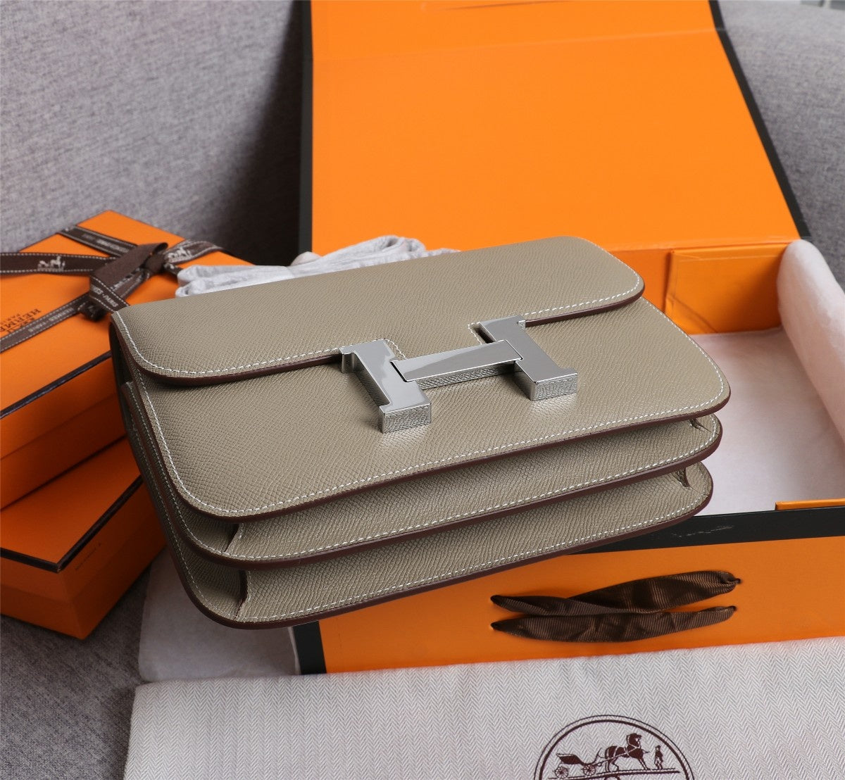 BOLSAS HM CONSTANCE 22 HERRAJES EPSOM PLATEADOS CAQUI