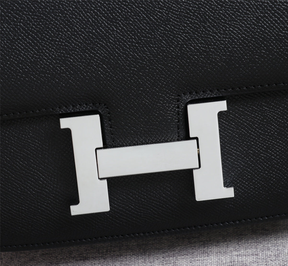 BOLSAS HM CONSTANCE 19 NEGRO EPSOM HERRAJES PLATEADOS
