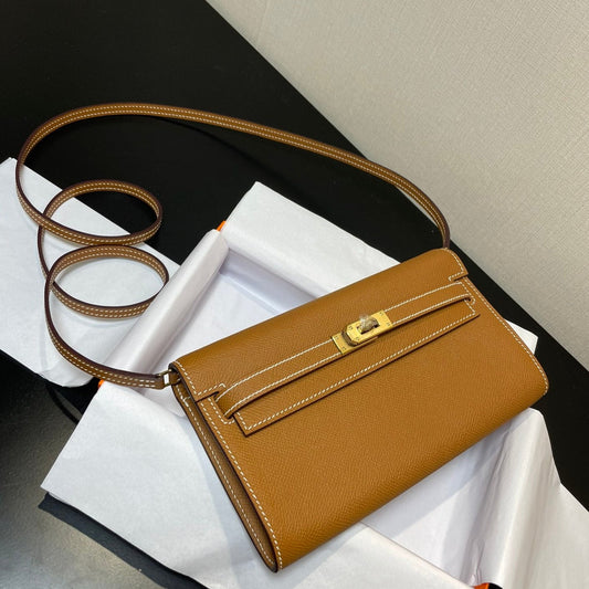 Cartera Kelly To Go de 20,5" con hardware dorado Epsom Gold