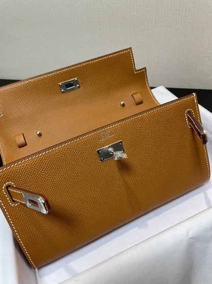Cartera Kelly To Go de 20,5" con herrajes plateados Epsom dorados
